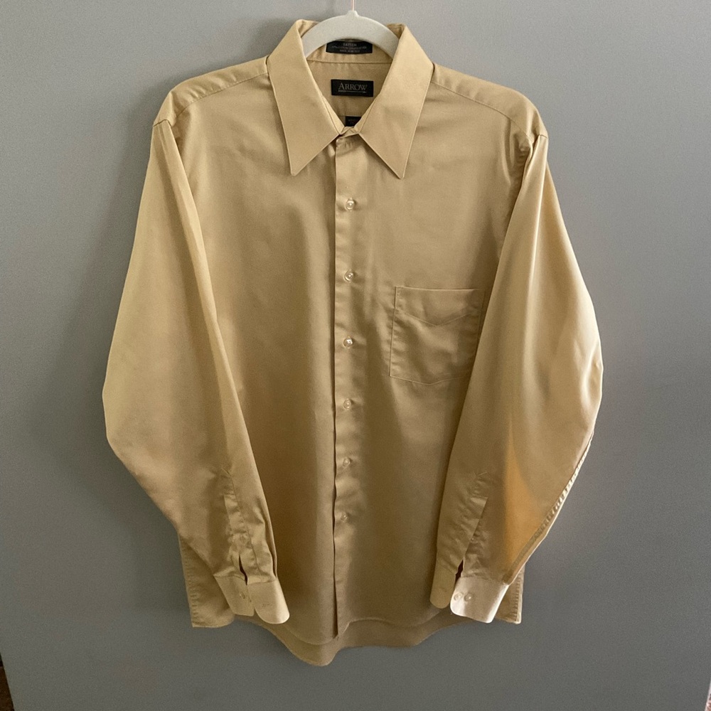 Arrow Gold Dress Shirt Classic Collar Elegant Finish